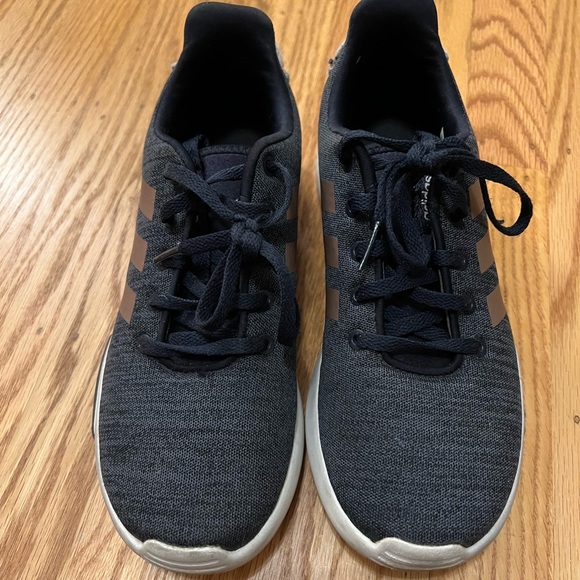 Adidas Big Kids Running Shoes Size 5 - Picture 4 of 6